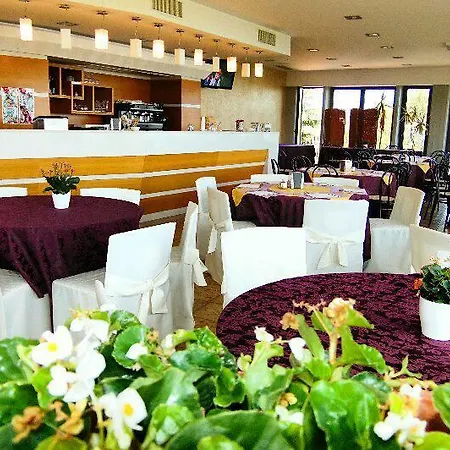 Emmaus Hotel 3*