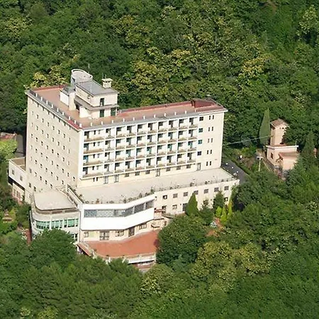 Emmaus Hotel 3*