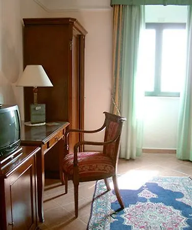 Emmaus Hotel