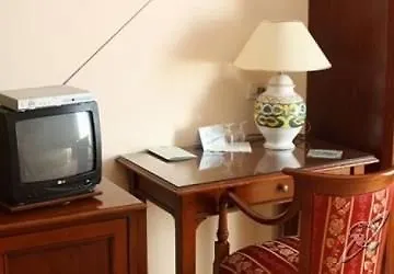 Emmaus Hotel