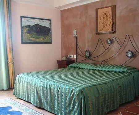 Emmaus Szálloda 3*