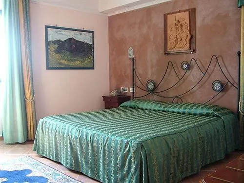 Emmaus Szálloda 3*